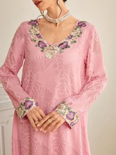 Al Najma 女士休闲花卉刺绣图案圆领阿拉伯风格连衣裙，适合聚会和外出穿着