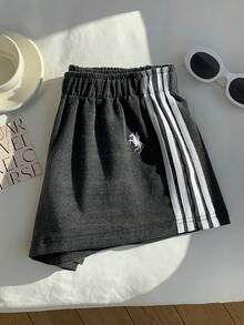 Comfortcana Plus Size Women Elastic Waist Side Stripe Snow Flake Print Shorts - Grey - View 8