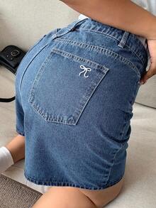 Dazy Plus 深蓝色水洗蝴蝶刺绣贴袋阔腿七分牛仔短裤，春夏款 - 淺色水洗藍 - 查看 2
