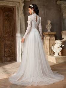 Aureia 极简白色法式刺绣蕾丝网纱拼接，立领长袖，塑身胸衣，A字裙摆，女士婚纱，正式礼服，晚礼服 - 白色 - 查看 2