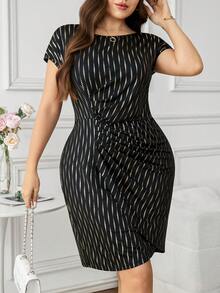 SHEIN Clasi Đầm nữ cỡ lớn, đầm tay ngắn thanh lịch, đầm mini chất liệu vải ánh kim, đầm xếp ly phía trước, đầm công sở và đi làm, đầm xuân/hè. - Nhiều màu - Xem 4