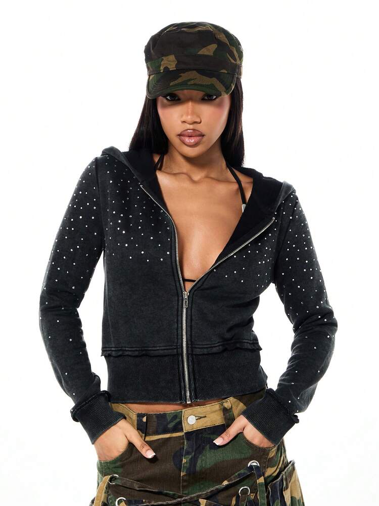 SUMWON Kurze Zip-Hoodie mit Strass-verziertem Schriftzug-Design und gepunktetem Muster an den Langärmeln, verwaschen schwarz