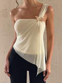 Bluhae Áo croptop ngắn ôm sát, chất liệu lưới polyamide màu kem, kiểu dáng bất đối xứng, cổ yếm, điểm nhấn là họa tiết bướm. - Màu vàng - Xem 4
