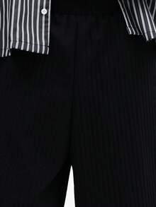 SUMWON Celana Pendek Denim Pria Selutut Model Bermuda dengan Tekstur Lipit dan Potongan Lebar, Kasual Musim Panas - Hitam - View 6