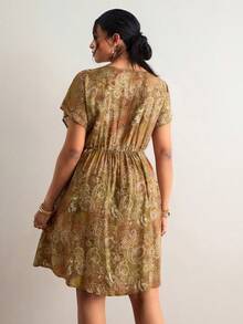 SHEIN VCAY 大码简约印花短袖连衣裙 - 咖啡棕 - 查看 3