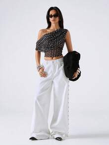 LYSMO Áo crop top chấm bi dáng ôm bất đối xứng vai, phong cách tối giản, mẫu mới 2026 dành cho nữ mùa xuân/hè. Áo mùa hè/áo hè/áo hè/áo nữ mùa xuân/nghỉ xuân/sinh nhật cho nữ/áo đi chơi/áo đi chơi cho nữ/áo đi chơi/áo kiểu thường ngày cho nữ/áo đi nghỉ mát/áo đi nghỉ mát cho nữ/phong cách Y2K/phụ nữ Y2K/phong cách những năm 2000/áo vàng/trang phục lễ hội/phong cách lễ hội 2026 cho nữ/lễ hội/sinh nhật cho nữ/mùa tựu trường/trở lại trường/áo chấm bi. - Đen và trắng - Xem 4