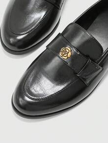 CUCCOO BIZCHIC Women's Metal Flower Decor Casual Loafers For Daily Commute Spring Shoes - Black - View 4