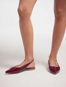 SHUZIA 女士尖头方扣亮面漆皮酒红色露跟平底鞋 – 柔软舒适的鞋垫，精致光泽，轻松百搭的日常风格 - 酒紅色 - 查看 6
