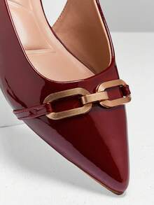 SHUZIA #优雅时尚 女士尖头设计师款金属搭扣亮面酒红色漆皮露跟平底鞋 – 柔软舒适的鞋垫，精致光泽，易于搭配 - 酒紅色 - 查看 7