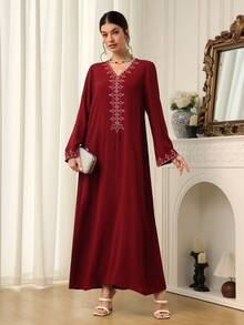 Al Najma 女士优雅宽松V领几何刺绣长裙，端庄阿拉伯风格，适合春秋季穿着 - 紅色 - 查看 4