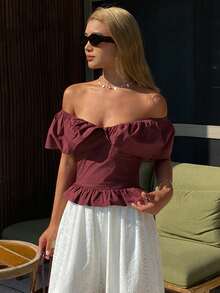 DAZY 女士纯色修身露肩荷叶边休闲度假衬衫，春秋季 - 酒紅色 - 查看 3