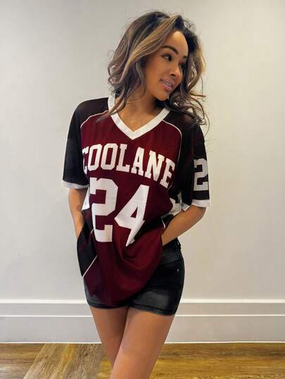 RebeccaVibe 女士夏季街头时尚外出运动V领棒球足球红色球衣T恤