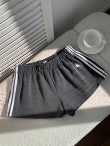 Comfortcana Plus Size Women Elastic Waist Side Stripe Snow Flake Print Shorts - Grey - View 7