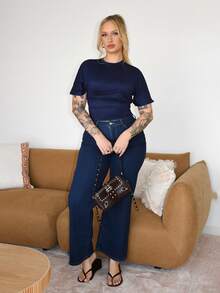 Arliah 女式夏季简约 Y2K 基本款日常休闲返校街头风弹力白色宽松褶皱短款 T 恤 - 藏蓝色 - 查看 4