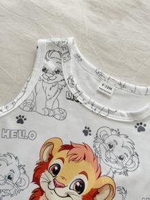 SHEIN Bộ đồ hai mảnh mùa hè cho bé trai gồm áo không tay cổ tròn in hình sư tử hoạt hình và quần short màu vàng, dễ thương, năng động và đáng yêu với các chi tiết tinh tế. Được làm từ vải dệt kim và có kiểu dáng rộng rãi, phù hợp cho nhiều dịp khác nhau như khám phá ngoài trời, tập thể dục, mặc ở nhà, đi sở thú, đến trường học và tham dự các bữa tiệc. - Màu vàng - Xem 7