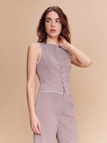 lacRébo 修身无袖上衣，饰有蕾丝细节，正面纽扣开合 - 彩色 - 查看 1