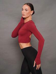 Activina Women's Minimalist Solid Color Backless Long Sleeve Cropped Sports T-Shirt, Autumn - Burgundy - View 4