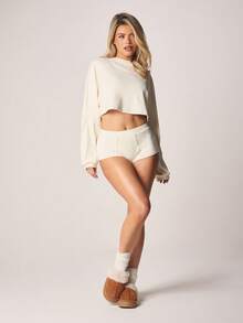 MISSGUIDED Conjunto de chándal de sudadera de cuello redondo de manga larga oversize y shorts de tiro alto tipo culotte, conjunto de ropa de estar en casa casual y cómoda de dos piezas para invierno y otoño - Beis - Ver 4
