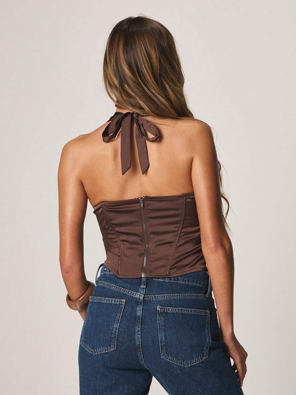 MISSGUIDED Top Corselet Feminino com Decote Halter, Detalhe de Amarração e Baleias Estruturadas para Ocasiões de Noite e Festa