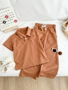 SHEIN 2pcs Young Boy Pocket & Button Decor Casual Solid Color Polo Shirt + Drawstring Decor Casual Solid Color Straight Pants Set - Brown - View 1