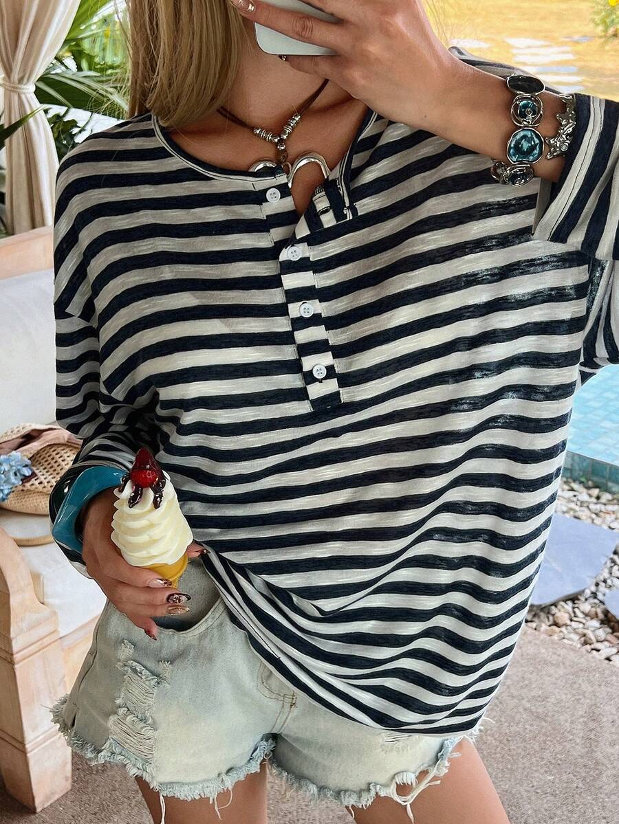 DAZY Contrast Stripe Loose Round Neck Long Sleeve Lightweight Casual Vacation Top T-Shirt For Women, Spring/Summer - Navy Blue - View 1