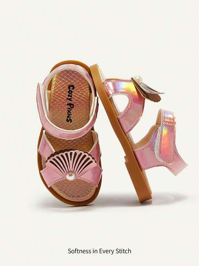 Cozy Pixies 一双时尚百搭的休闲趣味海滨贝壳图案珍珠立体公主风田园派对金色粉色女童平底凉鞋，适合夏季穿着