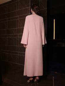 Al Najma 纯色不对称领口宽松长袖优雅奢华连衣裙，饰有3D立体花卉领饰 - 淺粉色 - 查看 6