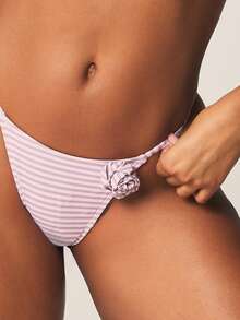 MISSGUIDED 条纹高腰比基尼泳裤，饰有3D立体花卉贴花，适合夏季海滩度假泳池边穿着。 - 粉色 - 查看 4