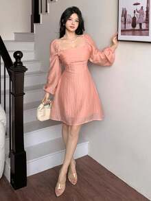 Modelyn 女士法式奢华高端莲藕粉色翻领褶皱荷叶边泡泡袖连衣裙，修身显瘦 - 藕粉色 - 查看 4