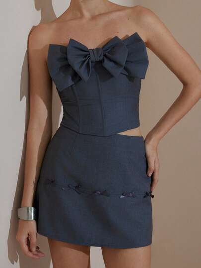 Aveloria Rosie Women's Charcoal Gray Handcraft Bow Tie 3D Floral Bustier Crop Top And Mini Skirt 2-Piece Set, Suitable For Dates, Shopping, Parties, Nightclubs