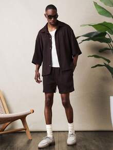 SUMWON Ensemble coordonné de deux pièces avec chemise à boutons texturée côtelée et short à cordon de serrage, idéal pour les vacances - Noir - Voir 5