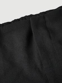 SHEIN MOD 大码女式高腰褶裥收腰黑色阔腿裤，适合派对、街头、哥特、学院风、优雅、办公室等多种风格，也适合新年、跨年夜、商务休闲、复古风、学院风、工作服、秋冬季情人节等场合穿着。黑色涤纶阔腿裤，高腰前褶裥宽松直筒版型，纯色柔软垂坠，简约干净风格，轻盈舒适。 - 黑色 - 查看 3