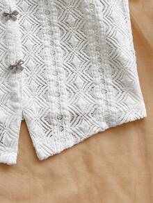 Soleia 女士度假杏色和白色纹理针织圆领开衫，饰有精致蝴蝶结和金属纽扣，修身下摆开衩，适合度假、约会、下午茶、海滩、邮轮、城市旅行、音乐节、波西米亚风度假等场合。 - 白色 - 查看 3