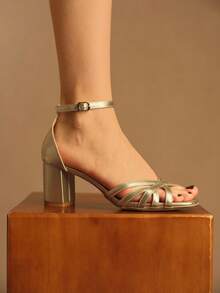 Rosivie Giày sandal nữ mũi vuông, gót dày, chất liệu giả da màu vàng đồng, thiết kế quai chéo, thời trang, thoải mái, thích hợp đi hàng ngày, dự tiệc, dạ hội, có khóa cài, màu trơn. - Vàng - Xem 1