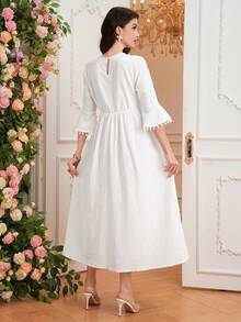 SHEIN Vestido de maternidad con puño, adorno de pompones y flores, manga campana, bordado floral, bajo en línea A, vestido largo de algodón - Blanco - Ver 2