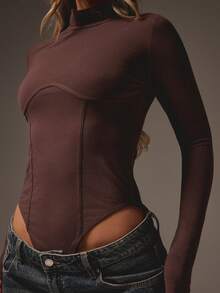 MISSGUIDED Body ajustado de cuello alto en color marrón chocolate con detalle en el busto y mangas largas para atuendos casuales de otoño e invierno - Café integral - Ver 2