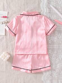 Bộ đồ ngủ 2 món cho bé gái với họa tiết thêu tinh tế, kèm ruy băng satin cùng màu. - Hồng - Xem 2