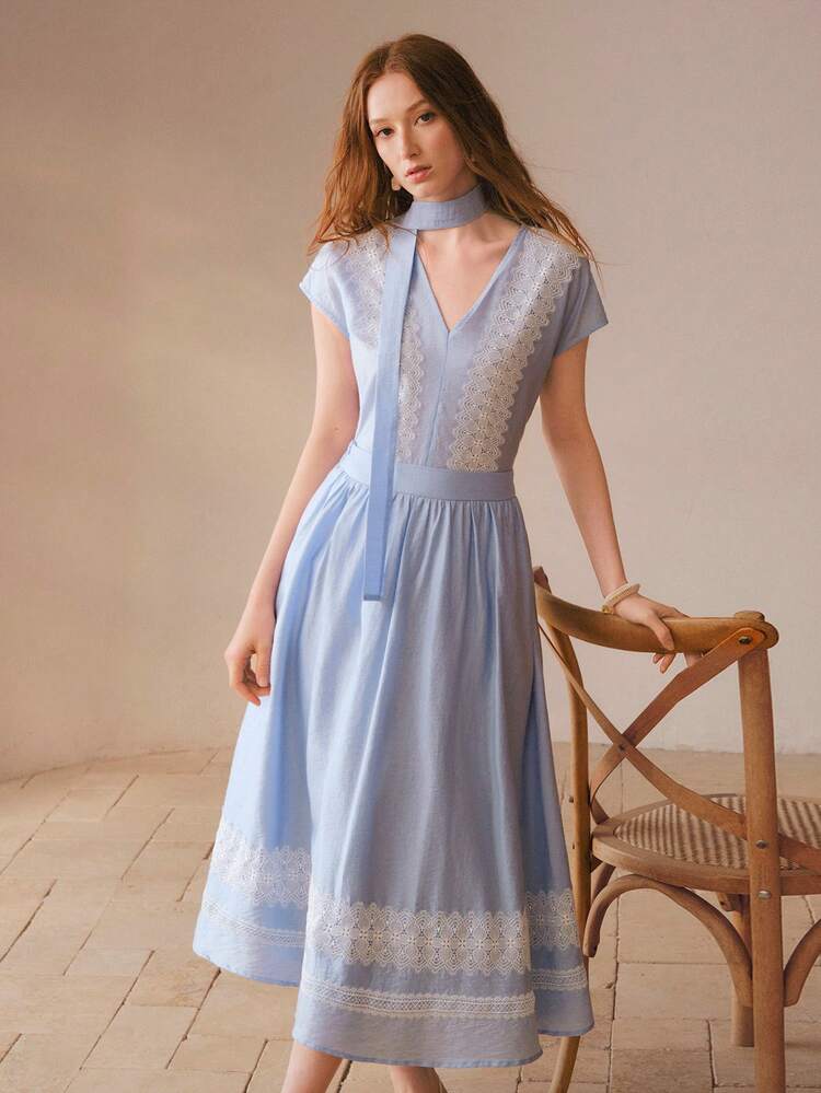 SPRING/SUMMER NEW V-NECK CAPE SLEEVE LACE CONTRAST TRIM FITTED CLASSIC ELEGANT TOP FOR WOMEN