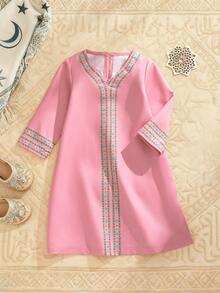 SHEIN 2026 Frühling/Sommer Neues Baby Mädchen Locker Lässig Minimalistisch Langarm Retro Muster Langes Kleid, Geeignet für Zuhause, Zusammenkünfte und Verschiedene Anlässe - Pink - Übersicht 3
