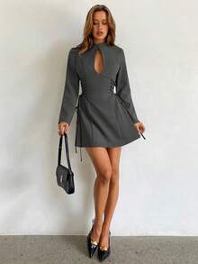 Aloruh 女士秋冬新款咖啡棕色旗袍领镂空迷你连衣裙，侧腰交叉系带A字裙 - 灰色 - 查看 1