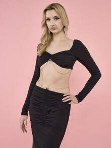 OverBlushhh 女士套装，黑色高腰褶皱美人鱼长裙搭配露脐短袖上衣，饰有水钻链条，优雅性感，适合派对、约会、情人节、生日、春季等场合。 - 黑色 - 查看 3