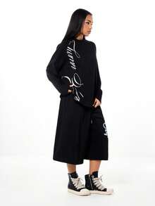 SUMWON WOMEN SUMWON 女款宽松插肩长袖印花T恤，正面印有文字图案，圆领设计，适合日常休闲穿着 - 黑色 - 查看 3