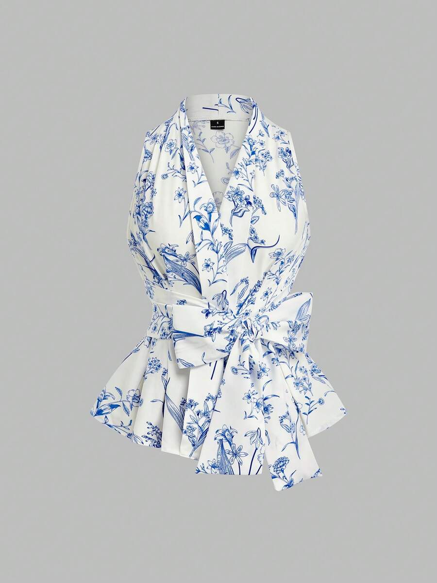 GlowEve Una señora teje una elegante y de moda camisa de verano - Azul - Ver 1