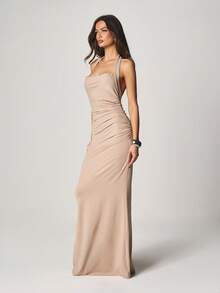 MISSGUIDED Đầm maxi ôm sát cổ yếm xếp ly với chi tiết vạt trước và thiết kế hở lưng, thích hợp cho các buổi tối và sự kiện trang trọng. - màu nâu - Xem 4