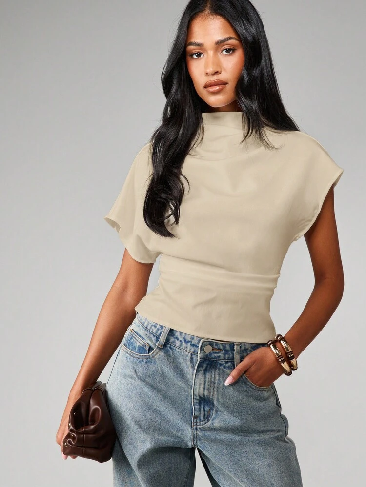 MISSGUIDED 모크넥 니트 상의, 반소매, 슬림핏 실루엣으로 캐주얼한 일상복