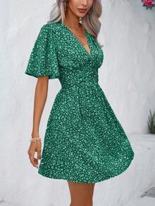 EMERY ROSE V领短袖碎花收腰夏季休闲连衣裙 - 墨綠色 - 查看 6