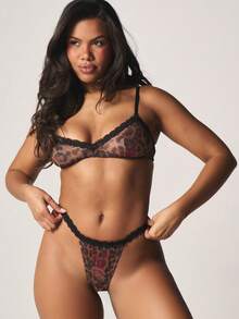 Missguided x Playboy 深V蕾丝边文胸和丁字裤内衣套装，饰有水钻贴花豹纹印花，情人节假日私密系列 - 彩色 - 查看 4