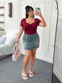 CovetEZ 大码女式纯色心形领短袖褶皱修身T恤 - 紅色 - 查看 5