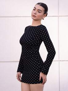 Andrea Bello 女式秋冬圆领喇叭袖腰部褶饰修身黑白波尔卡圆点甜美迷你连衣裙 - 黑色 - 查看 4