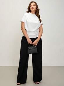 Comfylo 加大码褶皱修身T恤 嘉年华奢华白色情人节 - 白色 - 查看 3